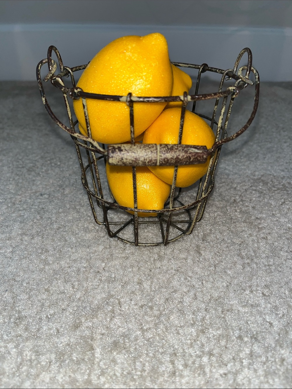 Rustic Wire Basket w/ 4 Decorative Life-size Realistic  Yellow Lemons Farmhouse